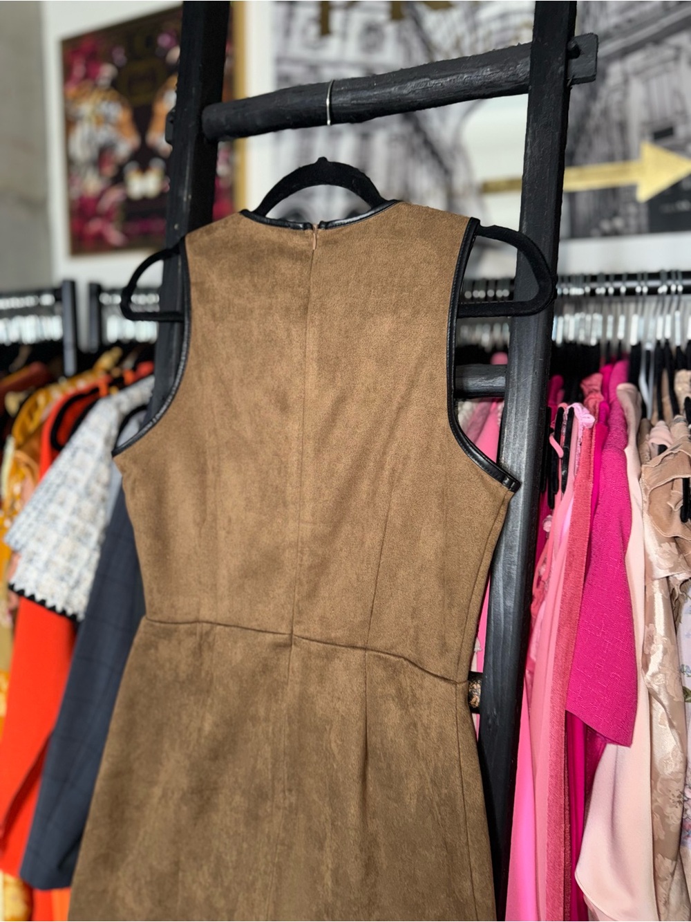 Flat White Faux Suede Bow Trim Sleeveless Mini Dress Brown Womens Small EUC - Picture 13 of 14